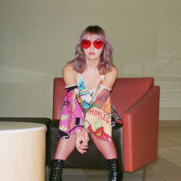 Dress 🚺 - Picture 2 of 2